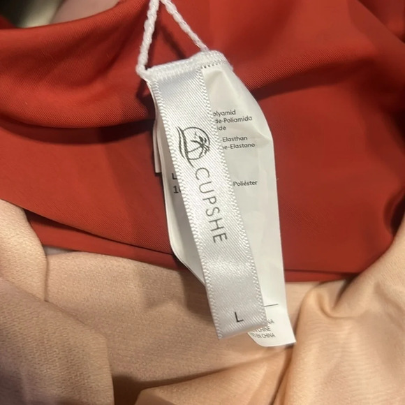 Cupshe Women’s Rust Red Tie Back Beaded Strap V-Neck One Piece Swimsuit Large - Picture 7 of 8